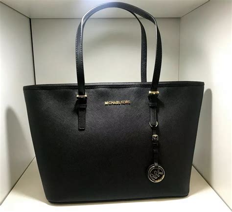 sac michael kors showroomprive|Michael Kors wallet.